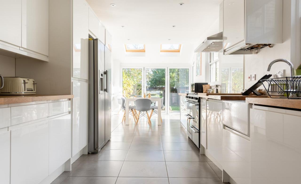 The Magdalene Cottage - Modern & Comfortable 4Bdr Family Home เคมบริดจ์ ภายนอก รูปภาพ